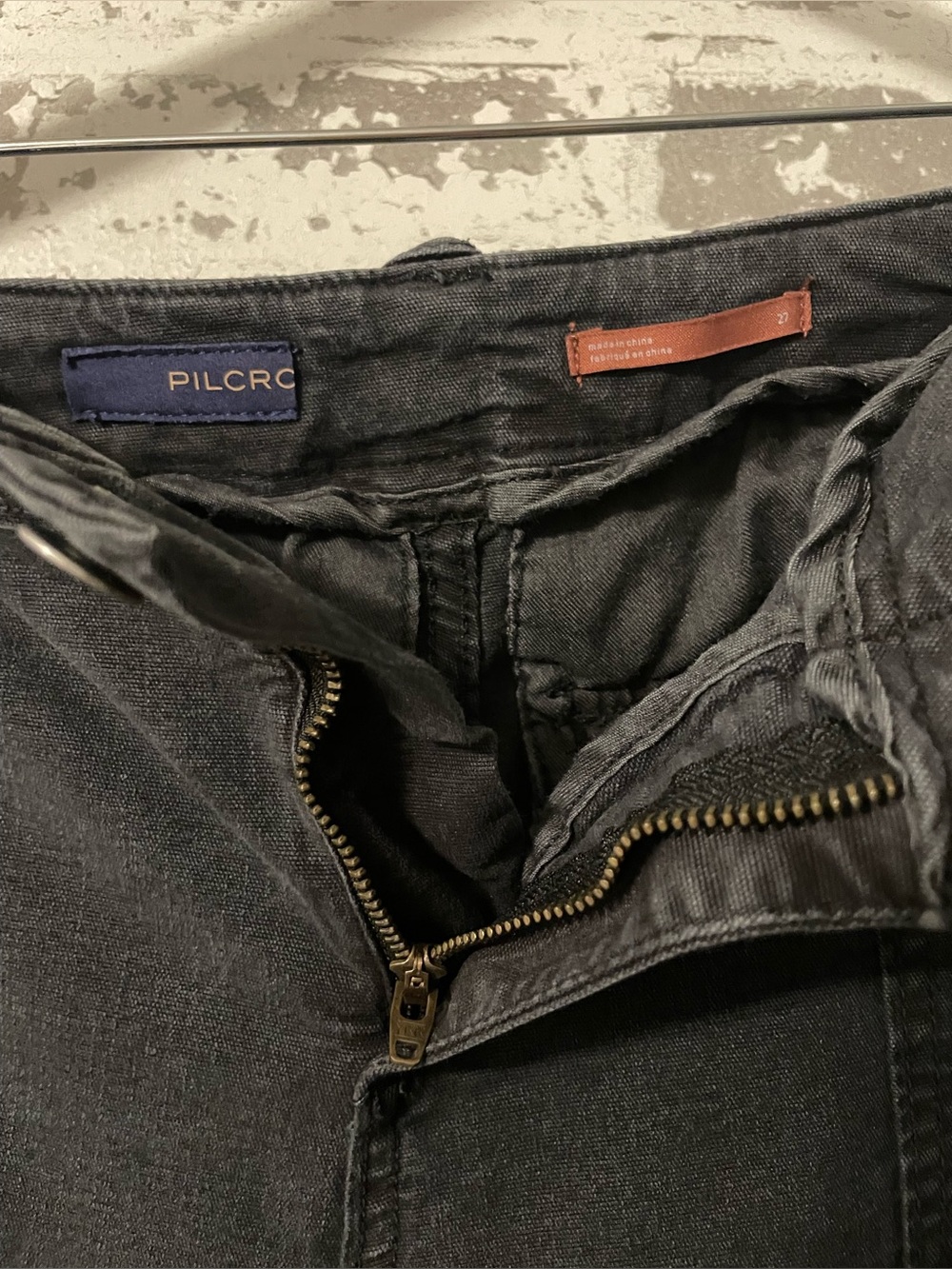 Pilcro Distressed Utility Cropped Wide Leg Jeans Black Size 27 Anthropologie - Picture 6 of 8